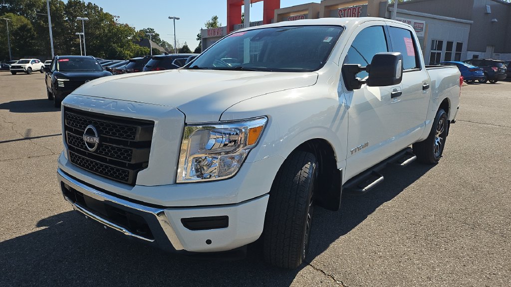 Certified 2024 Nissan Titan SV w/ SV Convenience Package RWD image 19
