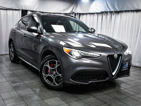 Used 2022 Alfa Romeo Stelvio Ti AWD/4WD image 3