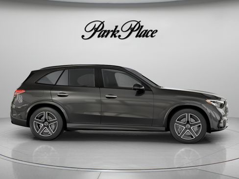 Used 2026 Mercedes-Benz GLC 300 image 27