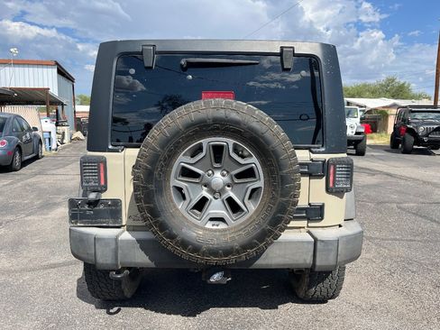 Used 2017 Jeep Wrangler Unlimited Rubicon w/ Connectivity Group AWD/4WD image 4
