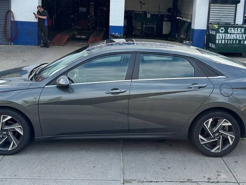 Used 2025 Hyundai Elantra SEL FWD image 8