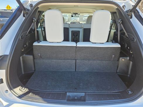 Used 2025 Mitsubishi Outlander SE image 24