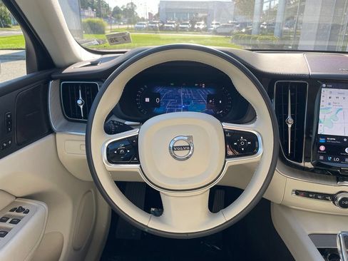 Used 2024 Volvo XC60 B5 Ultimate w/ Climate Package AWD/4WD image 20