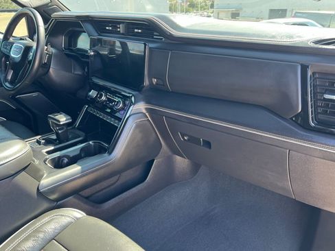Used 2024 GMC Sierra 1500 AT4X image 23