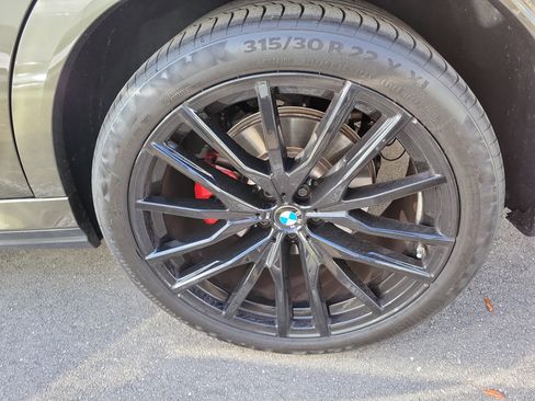 Used 2024 BMW X6 xDrive40i w/ Executive Package image 7