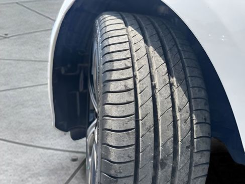 Used 2025 Mercedes-Benz C 300 Sedan image 32