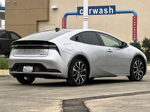 Certified 2024 Toyota Prius Prime image 5