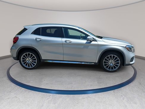 Used 2018 Mercedes-Benz GLA 250 image 4