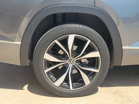 Used 2024 Volkswagen Atlas SEL Premium R-Line AWD/4WD image 9