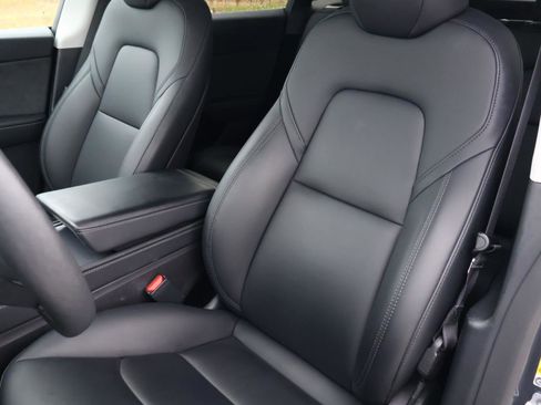 Used 2023 Tesla Model Y Long Range image 13