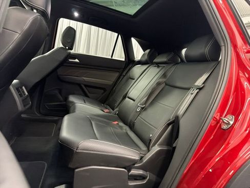 Used 2023 Volkswagen Atlas Cross Sport SE w/ Panoramic Sunroof Package FWD image 23