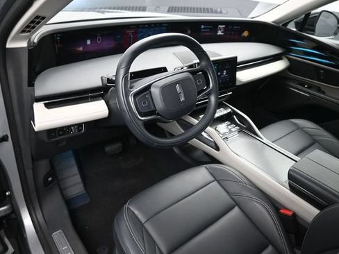 Certified 2025 Lincoln Nautilus Premier AWD/4WD image 9