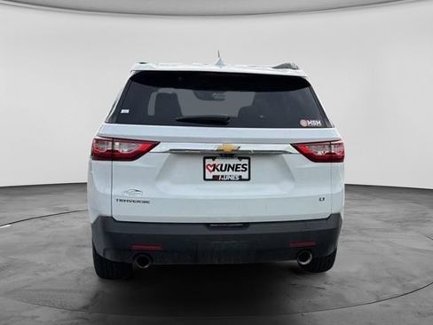 Used 2020 Chevrolet Traverse LT w/ LT Premium Package FWD image 9