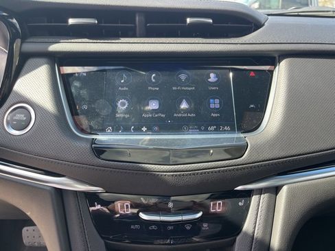 New 2025 Cadillac XT6 Luxury image 24