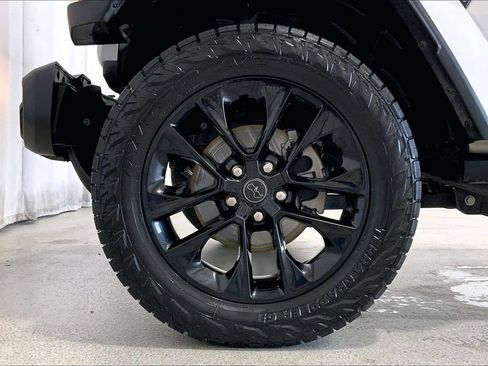 Used 2024 Jeep Gladiator Sport AWD/4WD image 8