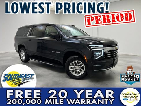 Used 2025 Chevrolet Suburban LT RWD image 1