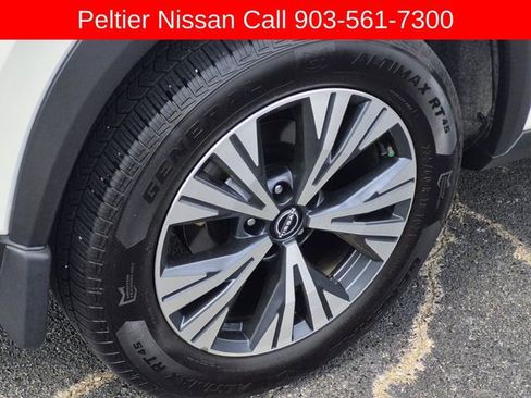 Used 2023 Nissan Rogue SV image 7