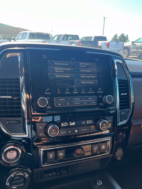 Used 2021 Nissan Titan 4x4 Crew Cab image 38