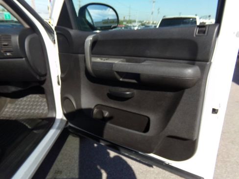 Used 2007 Chevrolet Silverado 2500 LT image 47