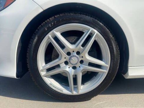 Used 2014 Mercedes-Benz E 350 4MATIC Sedan image 19