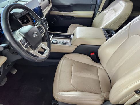 Used 2023 Ford Expedition Max Limited image 11