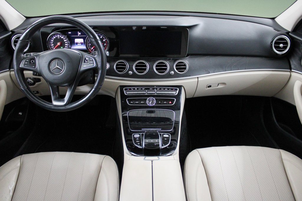Used 2017 Mercedes-Benz E 300 4MATIC image 19