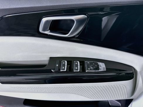 Certified 2024 Kia Carnival EX FWD image 24
