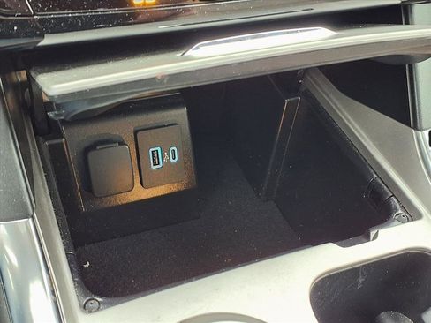 Used 2023 Ford Explorer Limited w/ Equipment Group 301A image 10