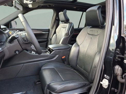 Used 2023 Jeep Grand Cherokee Overland w/ Luxury Tech Group IV image 13