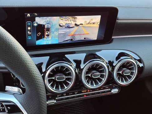 Used 2025 Mercedes-Benz CLA 250 image 6