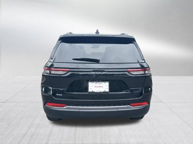 New 2026 Jeep Grand Cherokee Altitude RWD image 6