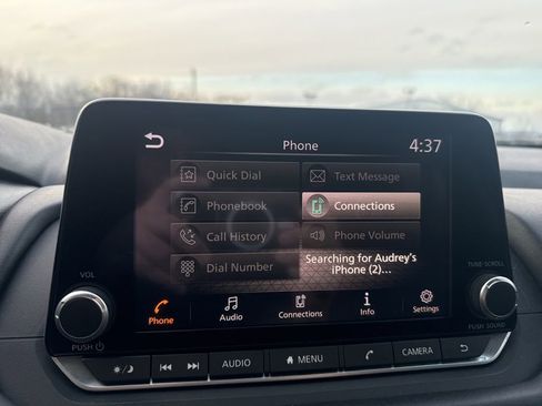 Used 2024 Nissan Rogue SV image 24