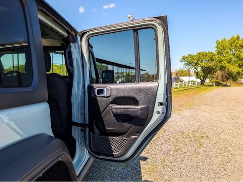 Used 2023 Jeep Wrangler Unlimited w/ Cold Weather Group AWD/4WD image 12