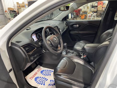 Used 2022 Jeep Cherokee Trailhawk w/ Technology Group image 12