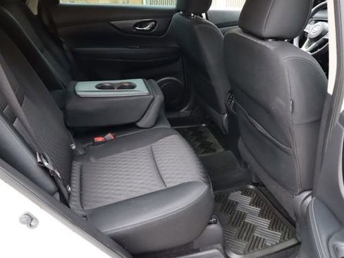 Used 2017 Nissan Rogue S FWD image 16