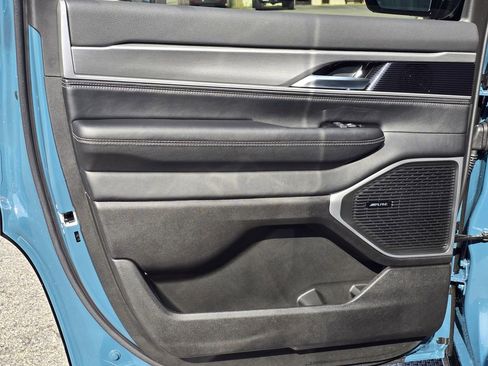 New 2026 Jeep Grand Wagoneer 4WD image 37