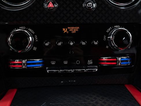 New 2025 Rolls-Royce Cullinan Black Badge w/ Leather Finishing Pack image 45