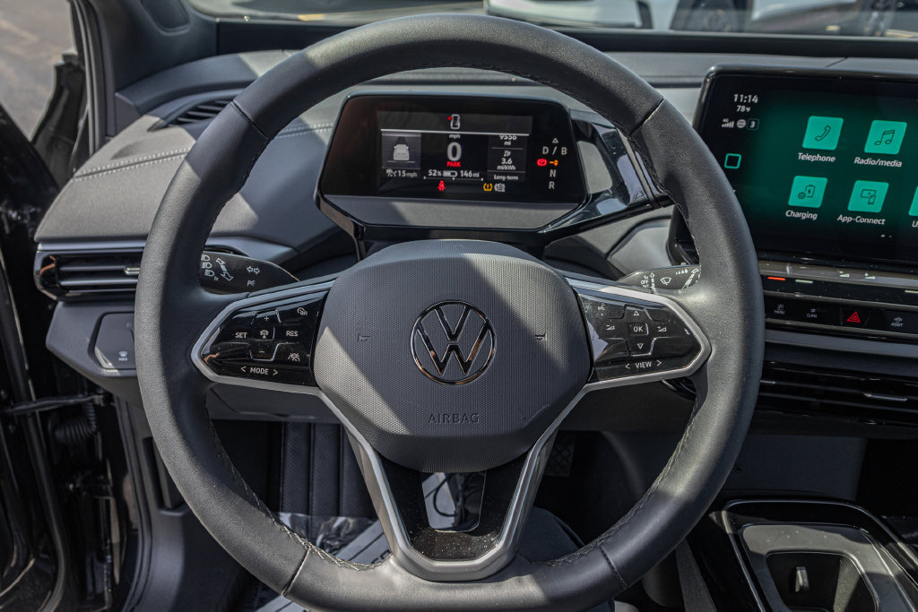Certified 2024 Volkswagen ID.4 2WD image 23