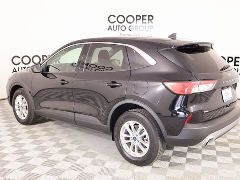 Used 2022 Ford Escape SE image 21