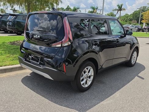 Certified 2025 Kia Soul LX w/ LX Technology Package FWD image 6