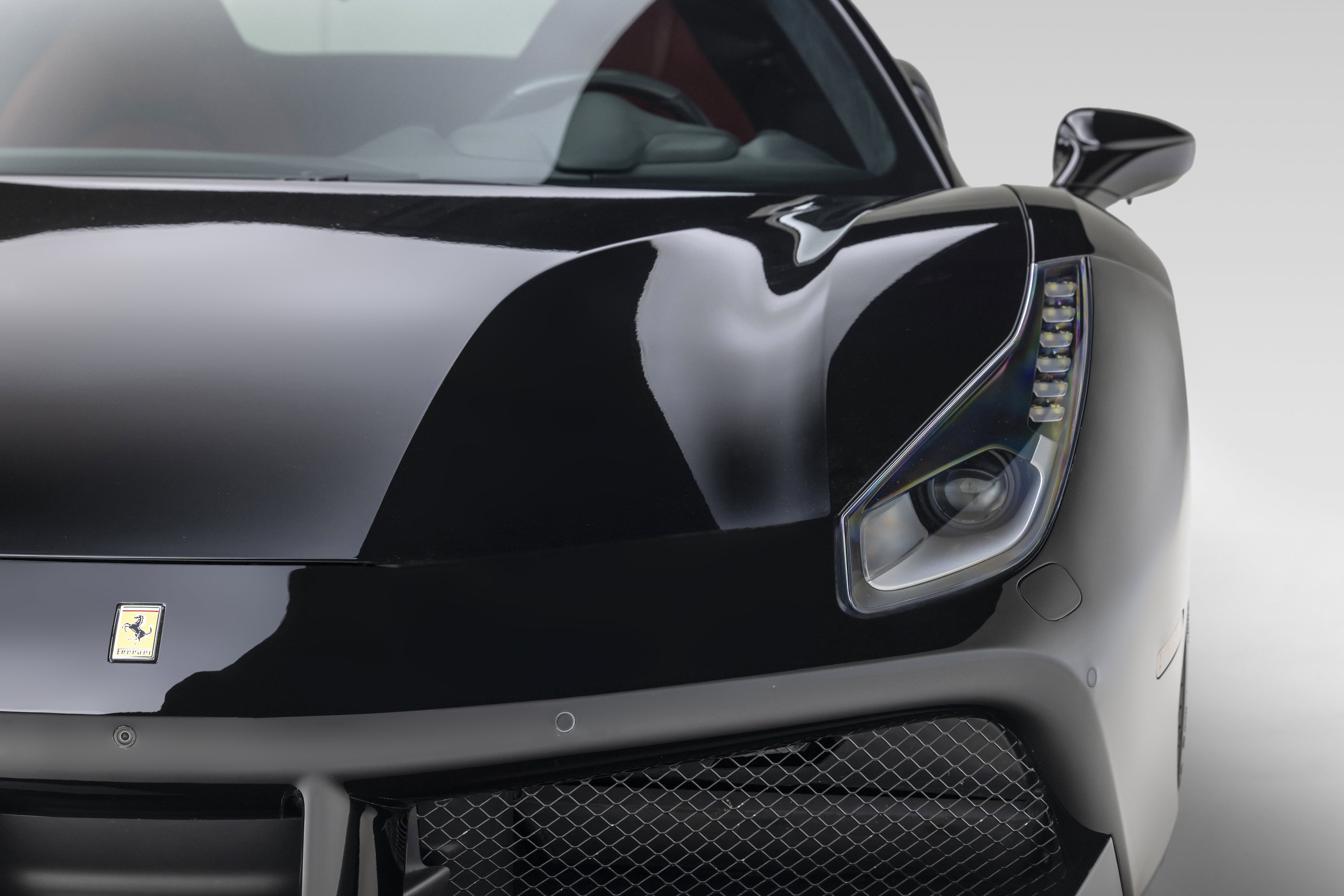 Certified 2018 Ferrari 488 GTB RWD image 32