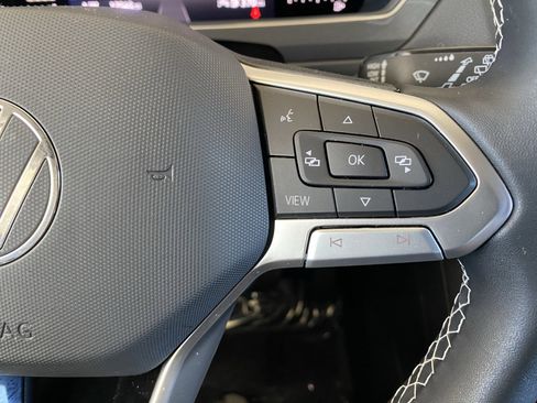 Certified 2023 Volkswagen Tiguan SE FWD image 7