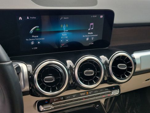Certified 2022 Mercedes-Benz GLB 250 image 30