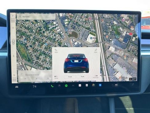 Used 2022 Tesla Model X Plaid image 7