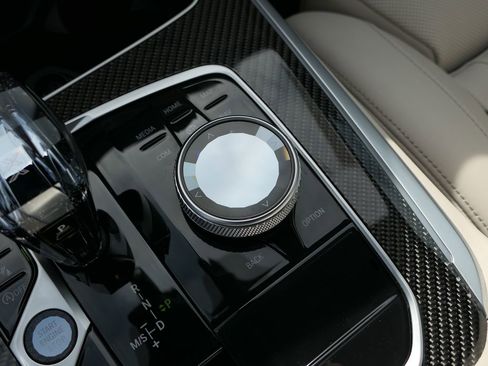 Used 2022 BMW X5 M50i w/ Executive Package image 19