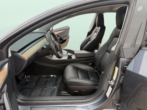 Used 2023 Tesla Model 3 Standard Range image 9