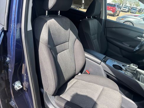 Used 2025 Nissan Rogue SV FWD image 38