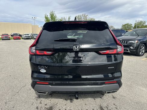 Used 2025 Honda CR-V Sport Touring image 9