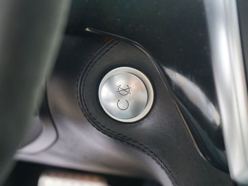 Used 2014 Mercedes-Benz ML 63 AMG 4MATIC image 26