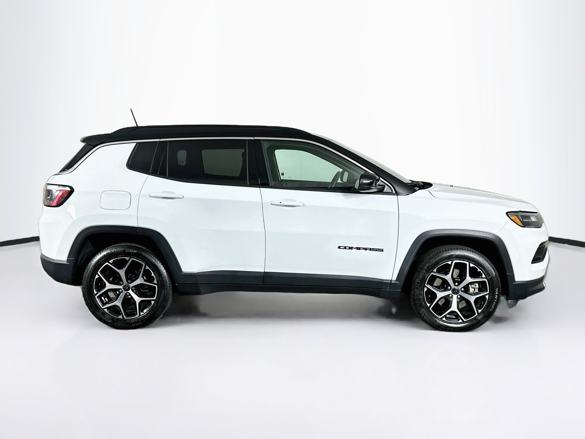 Used 2025 Jeep Compass Limited AWD/4WD image 10